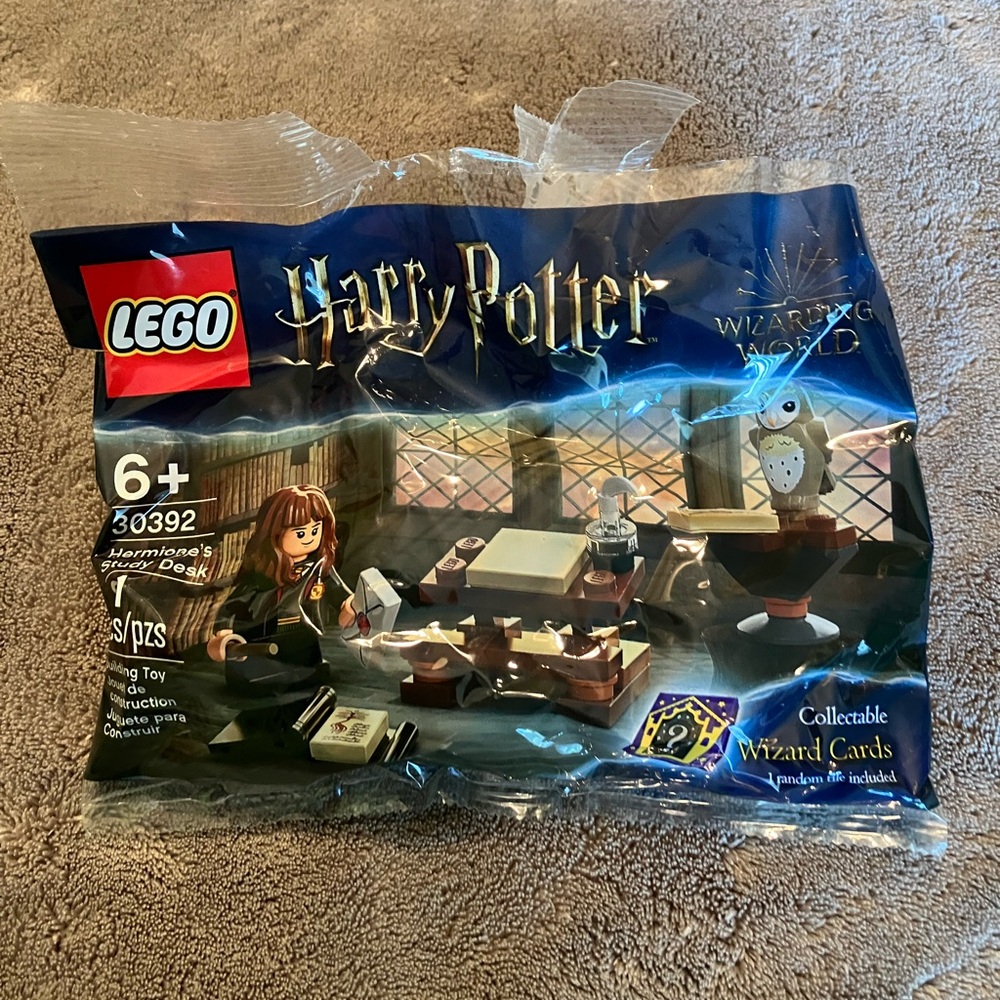Lego 30392 hermione’s study desk